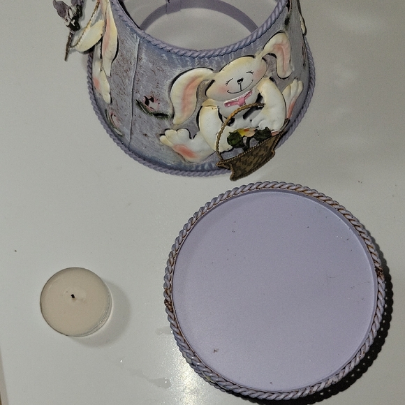 Charming Bunny Decorative Tealight/Candleholder With Tulips - Picture 9 of 12